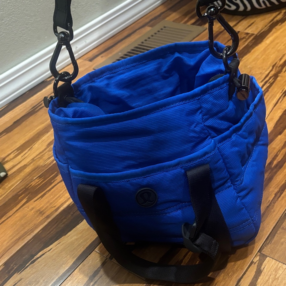 Lululemon Dash All Day bucket Bag